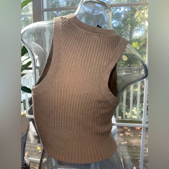 H&M Tan Ribbed Knit Crop Top - Picture 2 of 4
